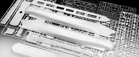 Revell 05231 - Queen Mary 2 - 1:700