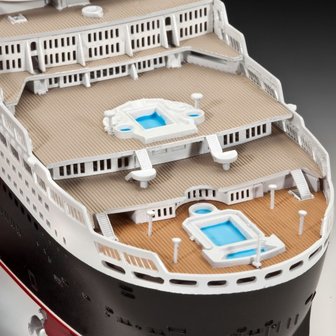Revell 05231 - Queen Mary 2 - 1:700