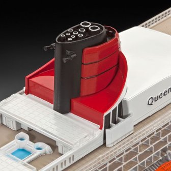 Revell 05231 - Queen Mary 2 - 1:700