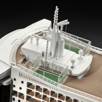Revell 05231 - Queen Mary 2 - 1:700