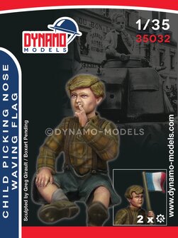Dynamo Models  35032 - Child Picking Nose / Waving Flag - 1:35