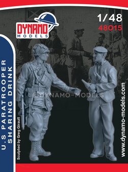 Dynamo Models  48015 - U.S Paratrooper Sharing Drink - 1:48