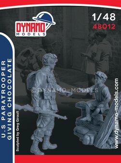 Dynamo Models  48012 - U.S Paratrooper Giving Chocolate 1944 - 1:48