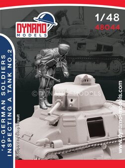 Dynamo Models  48044 - &#039;40 - German Infantry Inspecting a Tank No. 2 - 1:48