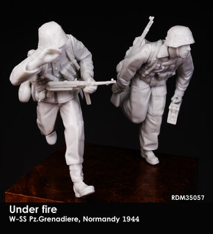 RDM35057 - W-SS Grenadiers, Normandy 1944 (Under fire) - [RADO Miniatures]