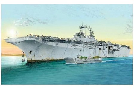 Hobby Boss 83404 USS Kearsage LHD-3  ( incl. PE, aircraft, etc )