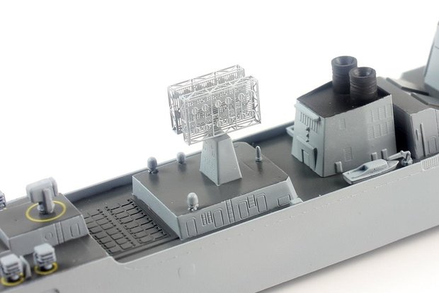 DreamModel DM70017 - Chinese Navy Destroyer Type 052DL - 1:700