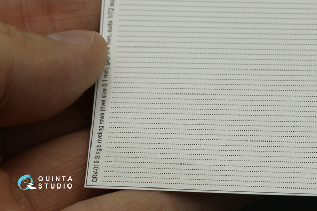 Quinta Studio QRV-019 - Single riveting rows (rivet size 0.10 mm, gap 0.4 mm), Black color, total length 6.7 m/22 ft - 1:72