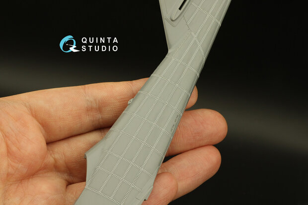 Quinta Studio QRV-024 - Double riveting rows (rivet size 0.15 mm, gap 0.6 mm), White color, total length 6.2 m/20 ft - 1:48