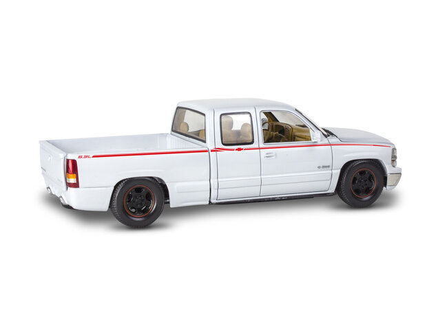 Revell 14538 - '99 Chevy® Silverado® Street Pickup - 1:24