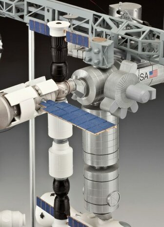 Revell 05651 - International Space Station (ISS) - 25th Anniversary - Platinum Edition - 1:144