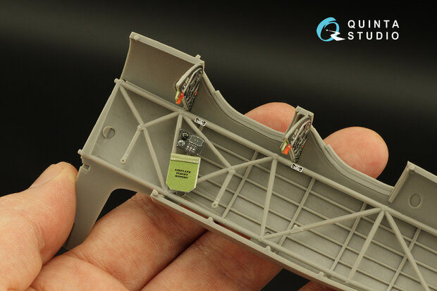 Quinta Studio QD32168 - Pt-17 Kaydet 3D-Printed & coloured Interior on decal paper (for Roden kit) - 1:32