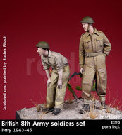 RDM35009 - Twp figures set w/decals and PE (British 8th Army ) - 1:35 - [RADO Miniatures]