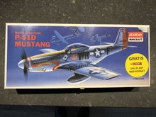 Academy/Minicraft 2132 - North American P-51D Mustang - 1:72