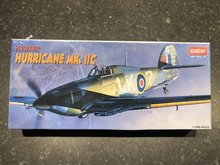 Academy 2129 / FA150 - Hawker Hurricane Mk.IIC - 1:72