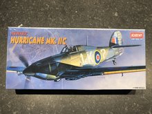 Academy 2129 / FA150 - Hawker Hurricane Mk.IIC - 1:72