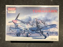 Academy/Minicraft 1655 - Curtiss P-40B Tomahawk - 1:72