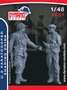 Dynamo-Models--48015-U.S-Paratrooper-Sharing-Drink-1:48