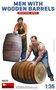 MiniArt-38070-Men-With-Wooden-Barrels-1:35